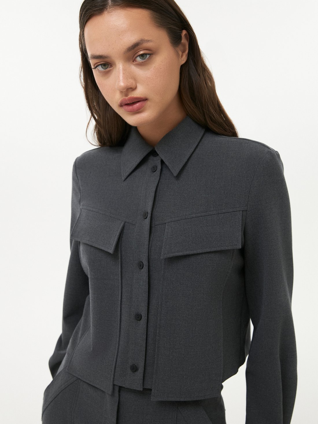 Рубашка укороченная из костюмной ткани: фото №1