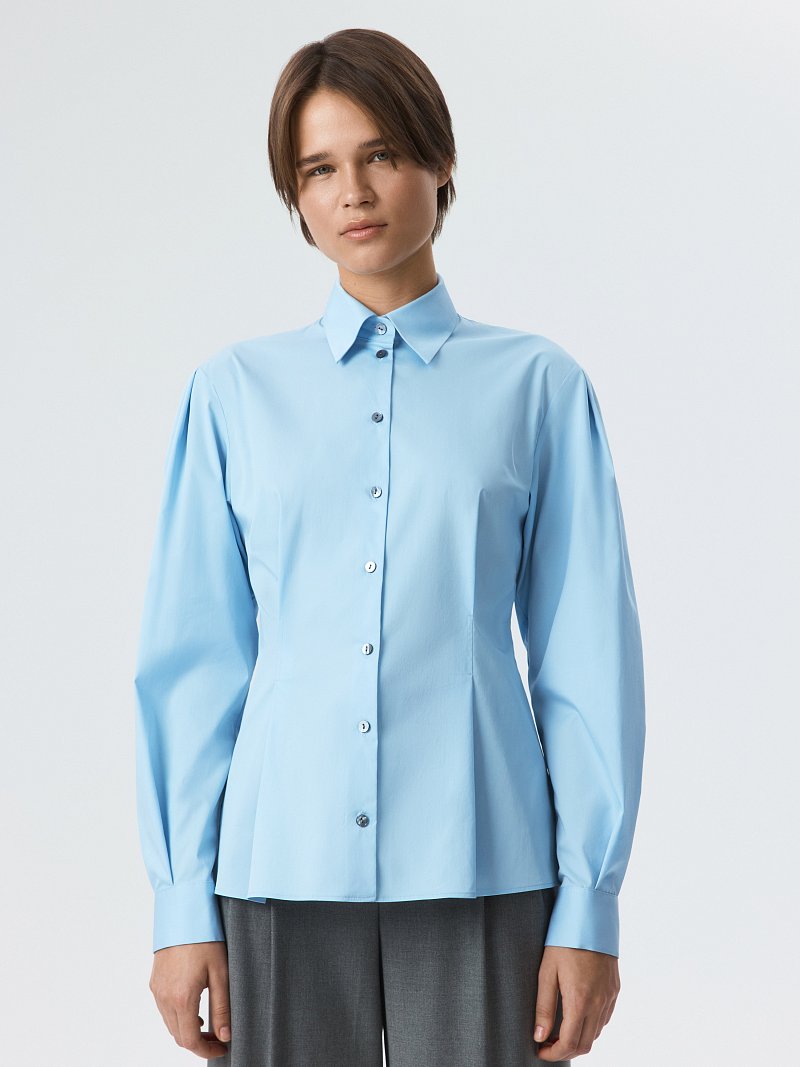 Приталенная блуза с защипами