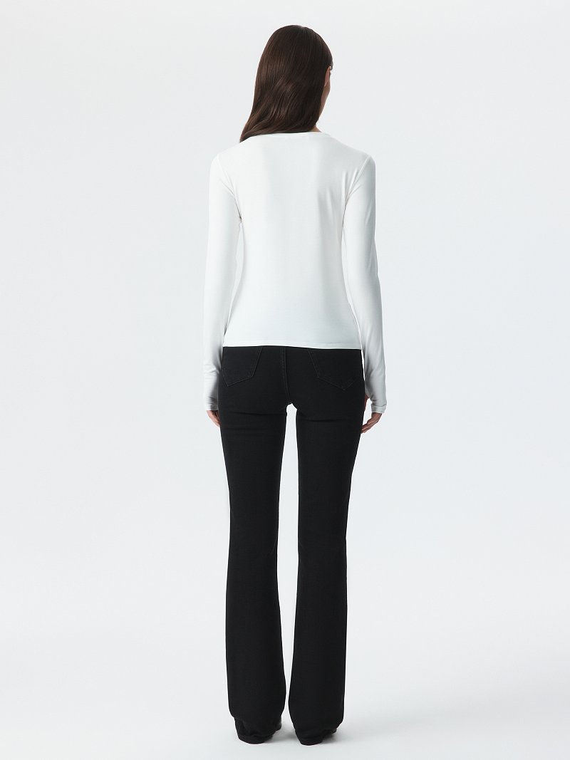 Облегающий лонгслив с вырезом для пальца