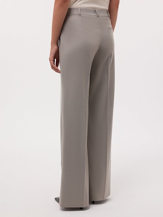 Расклешенные брюки со стрелками: фото №3