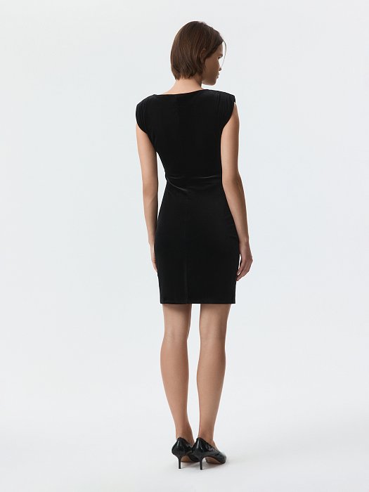 Бархатное платье-мини: фото №5