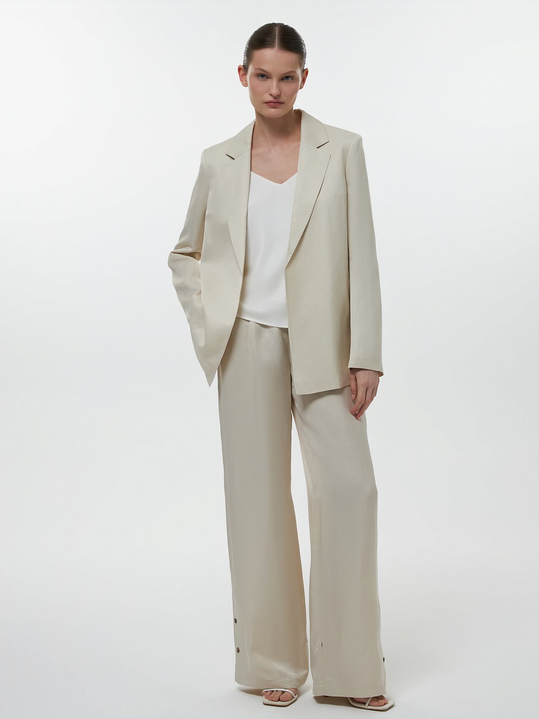 Жакет без застежки с поясом: фото №1