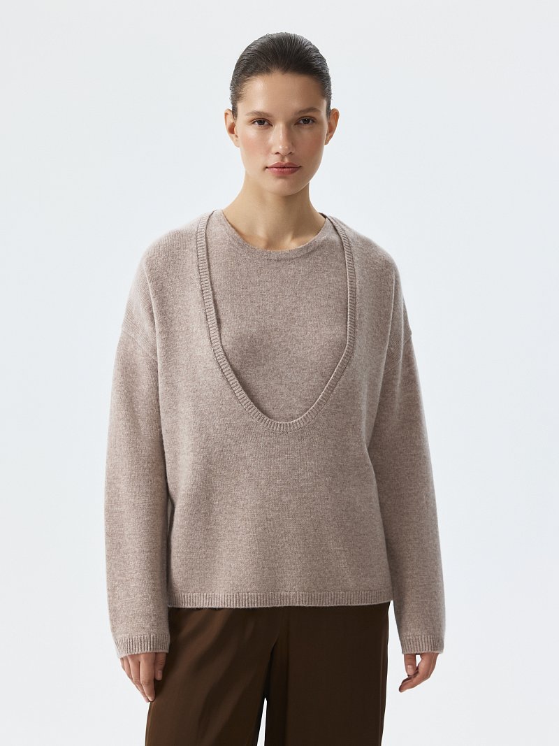 Шерстяной джемпер с вырезом