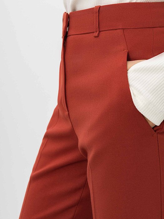 Брюки облегающего кроя со стрелками: фото №4