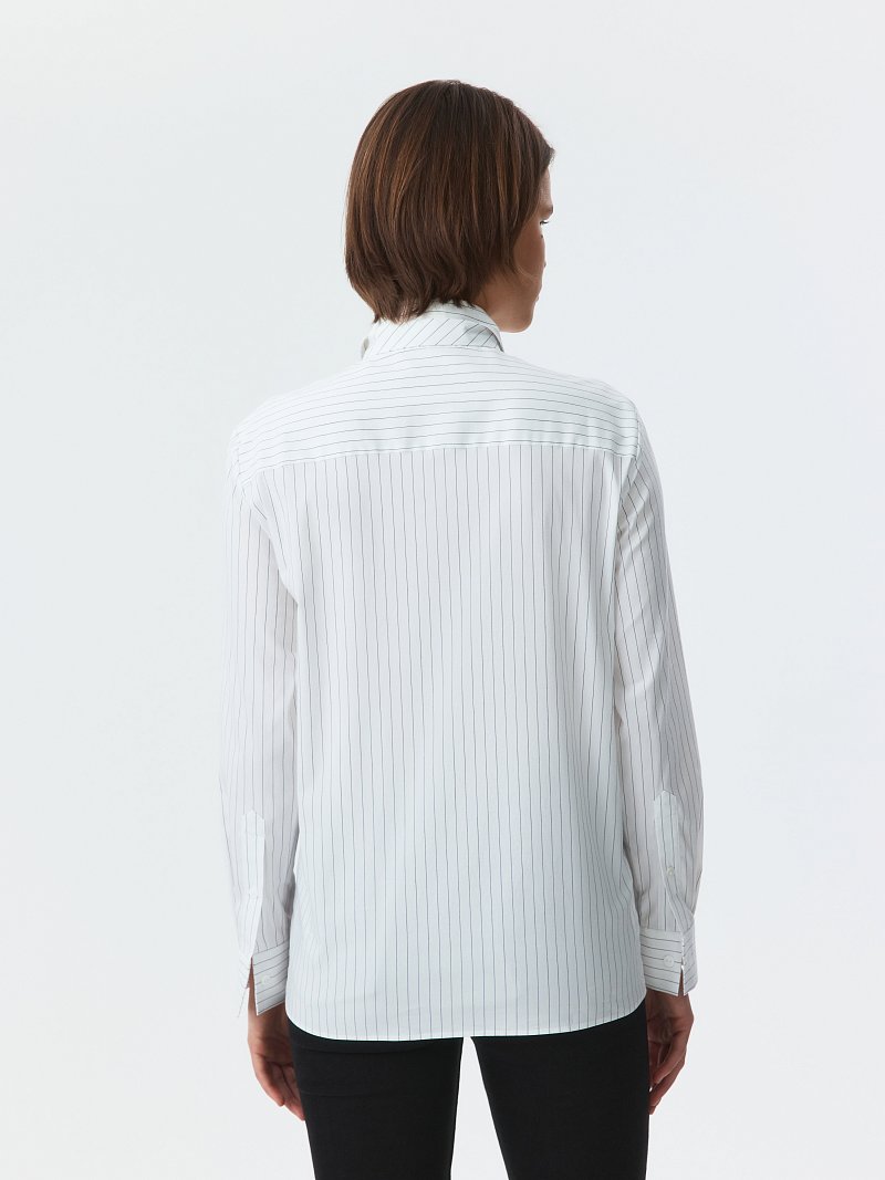 Полосатая рубашка с галстуком