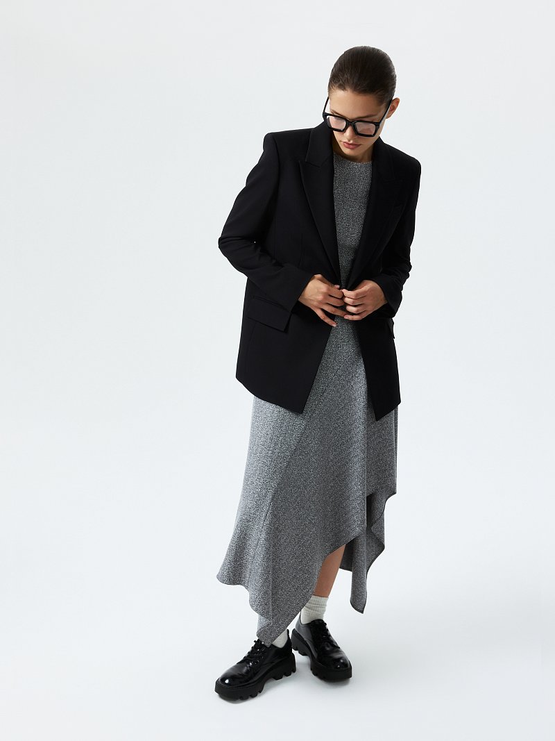 Удлиненный жакет на пуговице