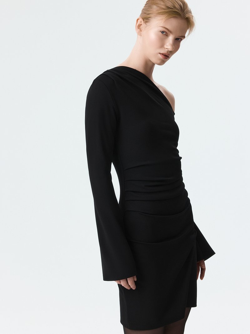 Трикотажное платье-мини с драпировками