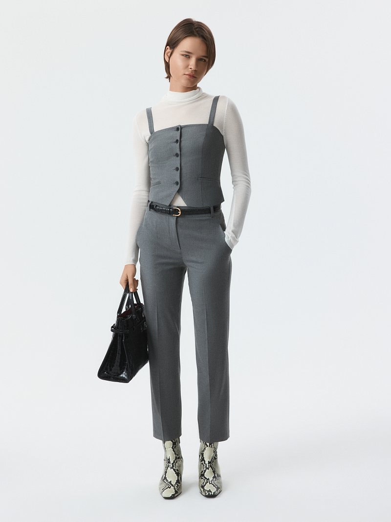 Зауженные брюки со стрелками