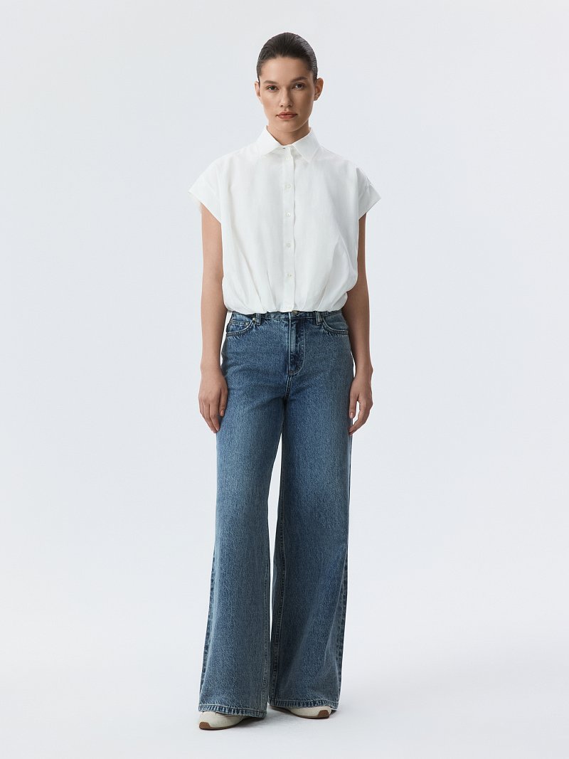 Укороченная блуза без рукавов