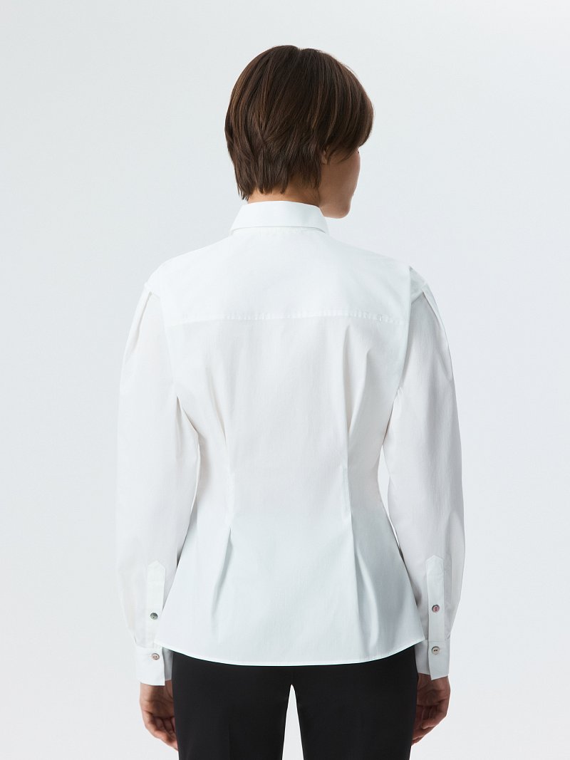 Приталенная блуза с защипами