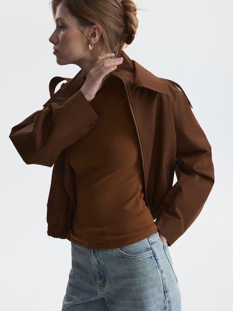 Топ с отложным воротником