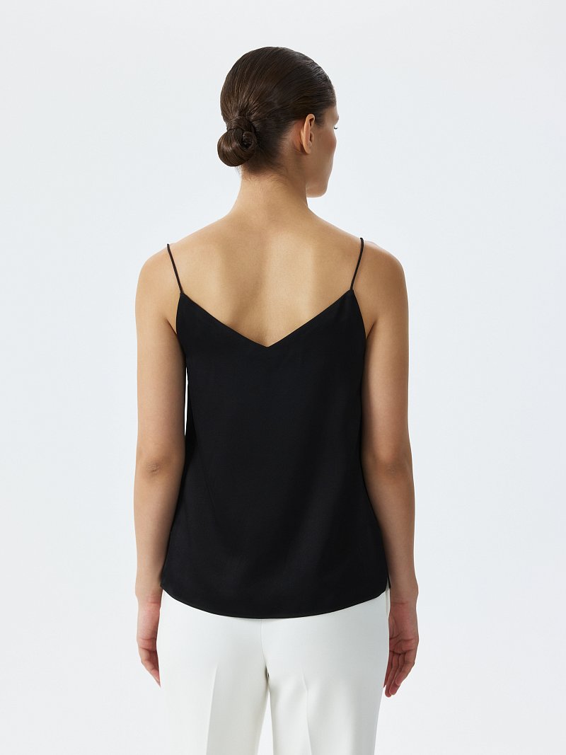 Атласный топ в бельевом стиле