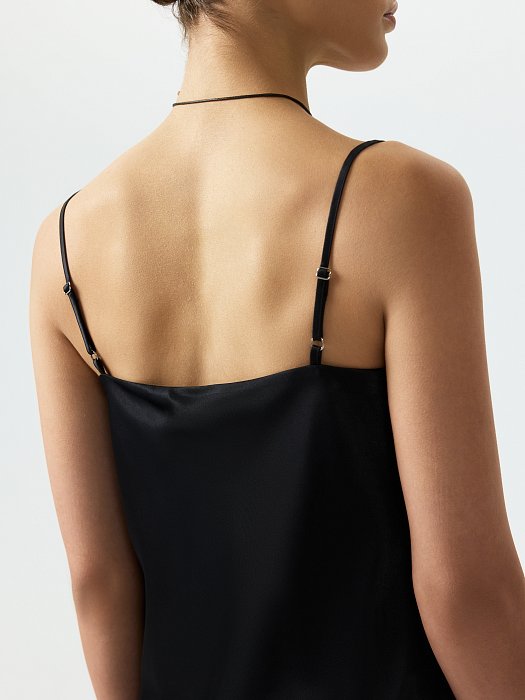 Атласный топ на бретелях: фото №4