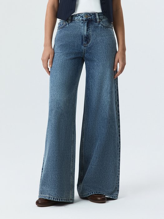 Широкие джинсы с низкой посадкой: фото №3