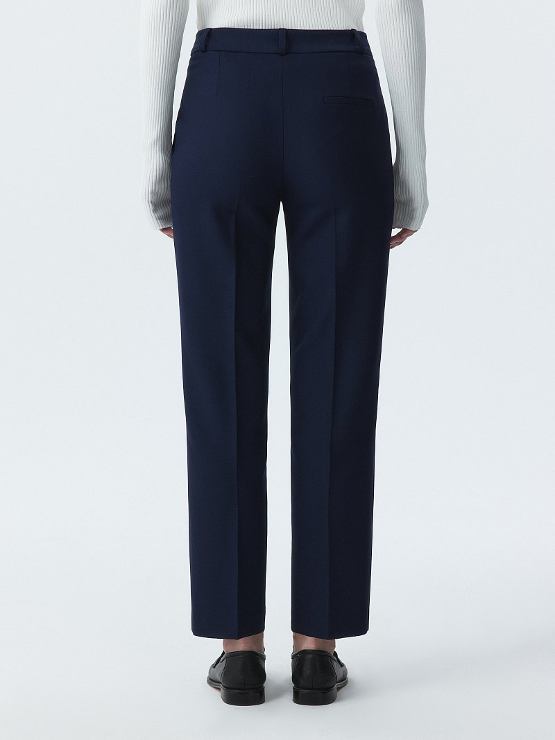 Зауженные брюки со стрелками