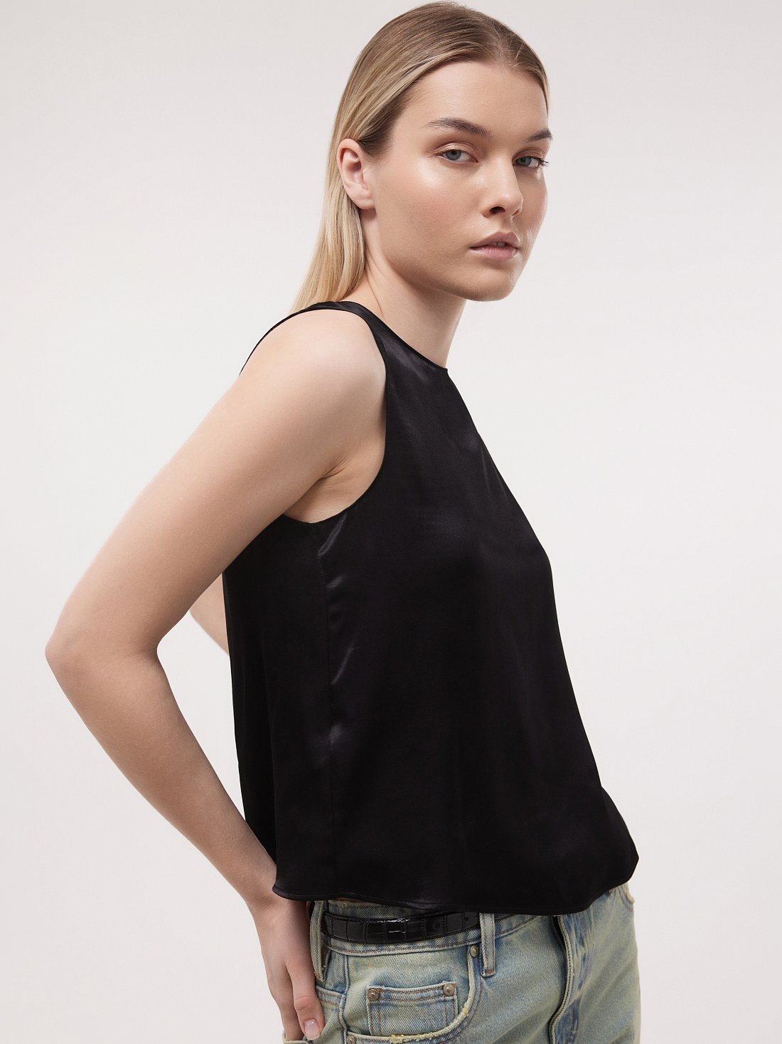 Атласный топ прямого кроя: фото №1