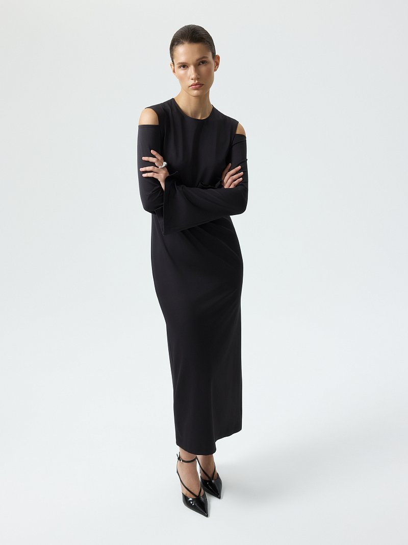 Трикотажное платье с открытыми плечами (Р158)