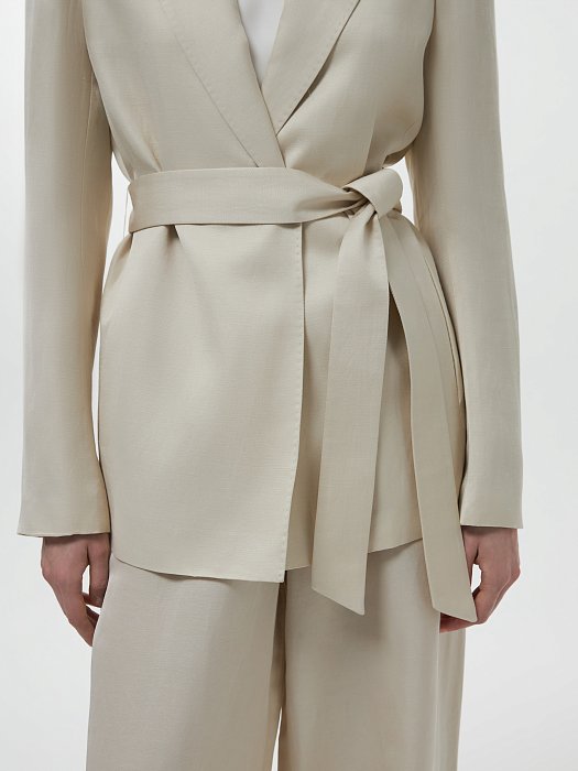 Жакет без застежки с поясом: фото №3