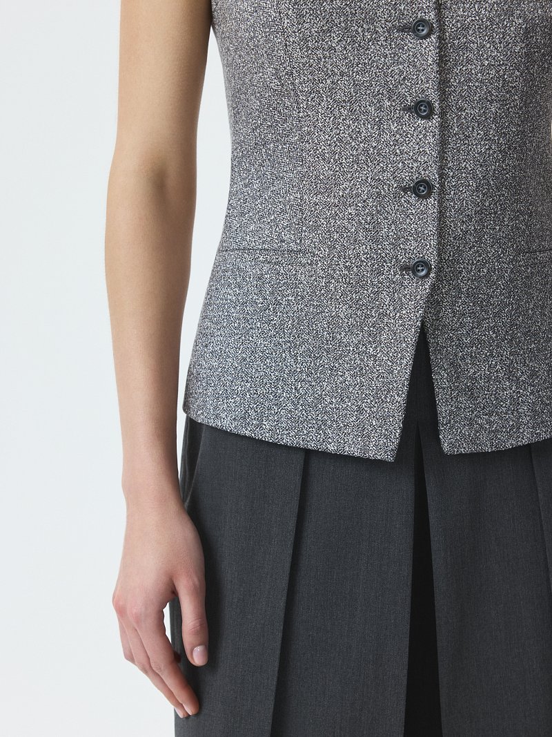 Жилет с квадратным вырезом