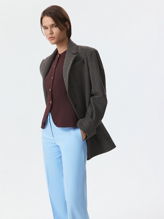 Приталенный жилет с баской: фото №2