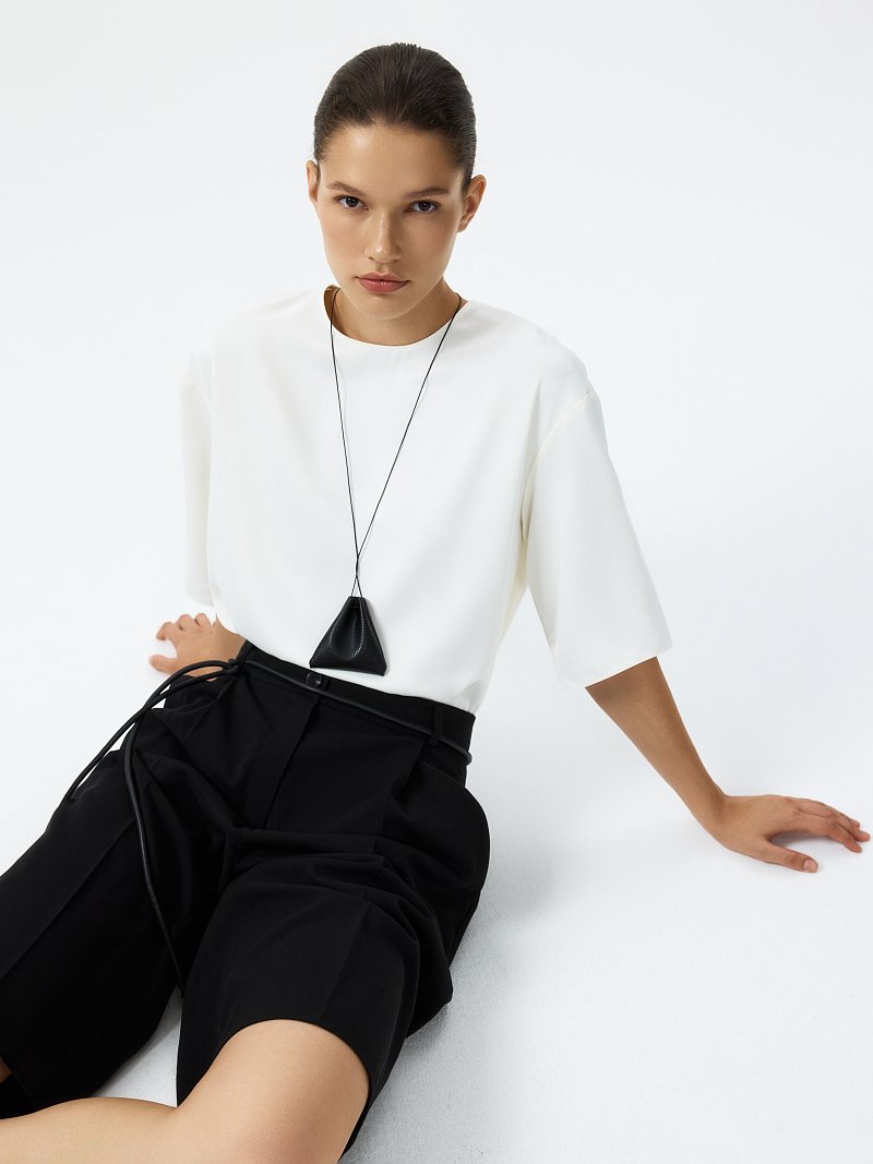 Атласная блуза на молнии