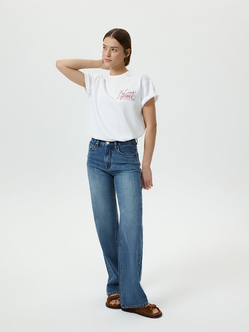 Футболка из хлопка с вышивкой