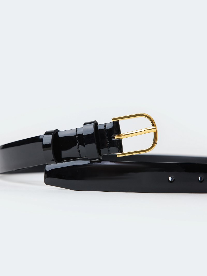 Ремень из лакированной кожи