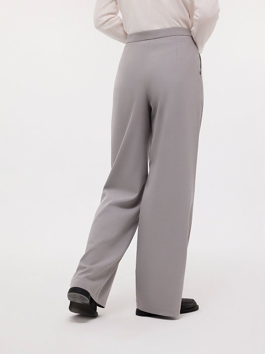 Прямые брюки с защипами: фото №4