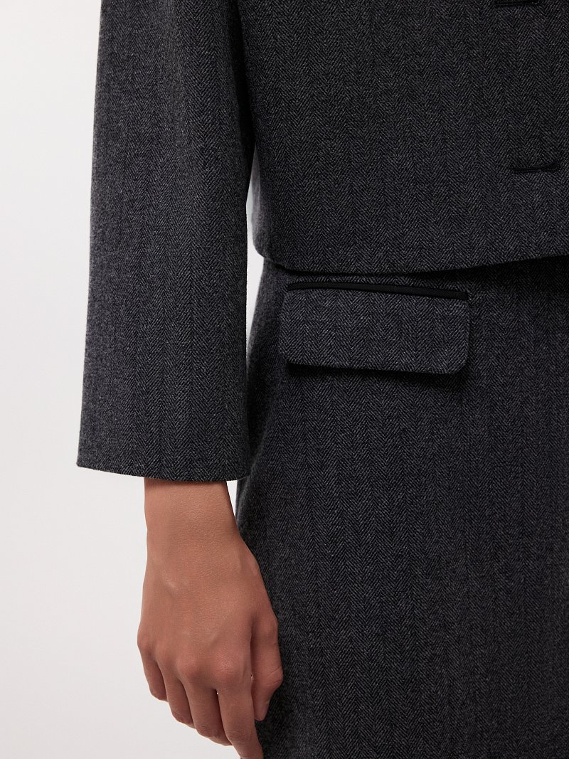 Укороченный жакет со съемными манжетами