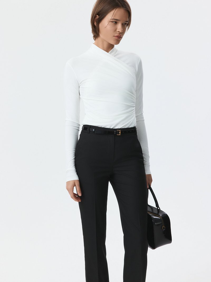 Укороченные брюки зауженного кроя