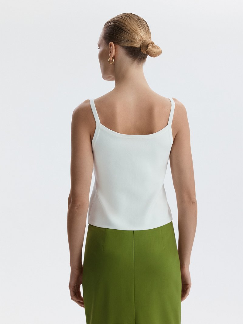 Вязаный топ на бретелях