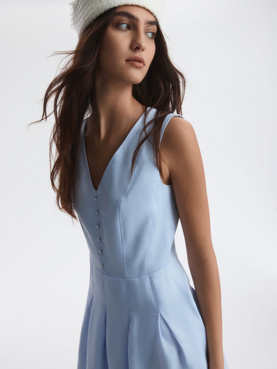 Расклешенное платье изо льна: фото №1