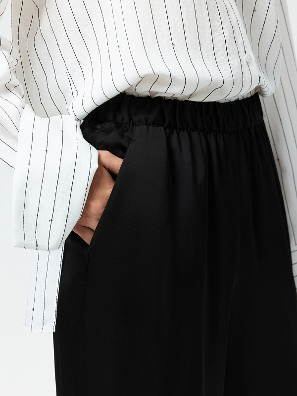 Атласные брюки на резинке