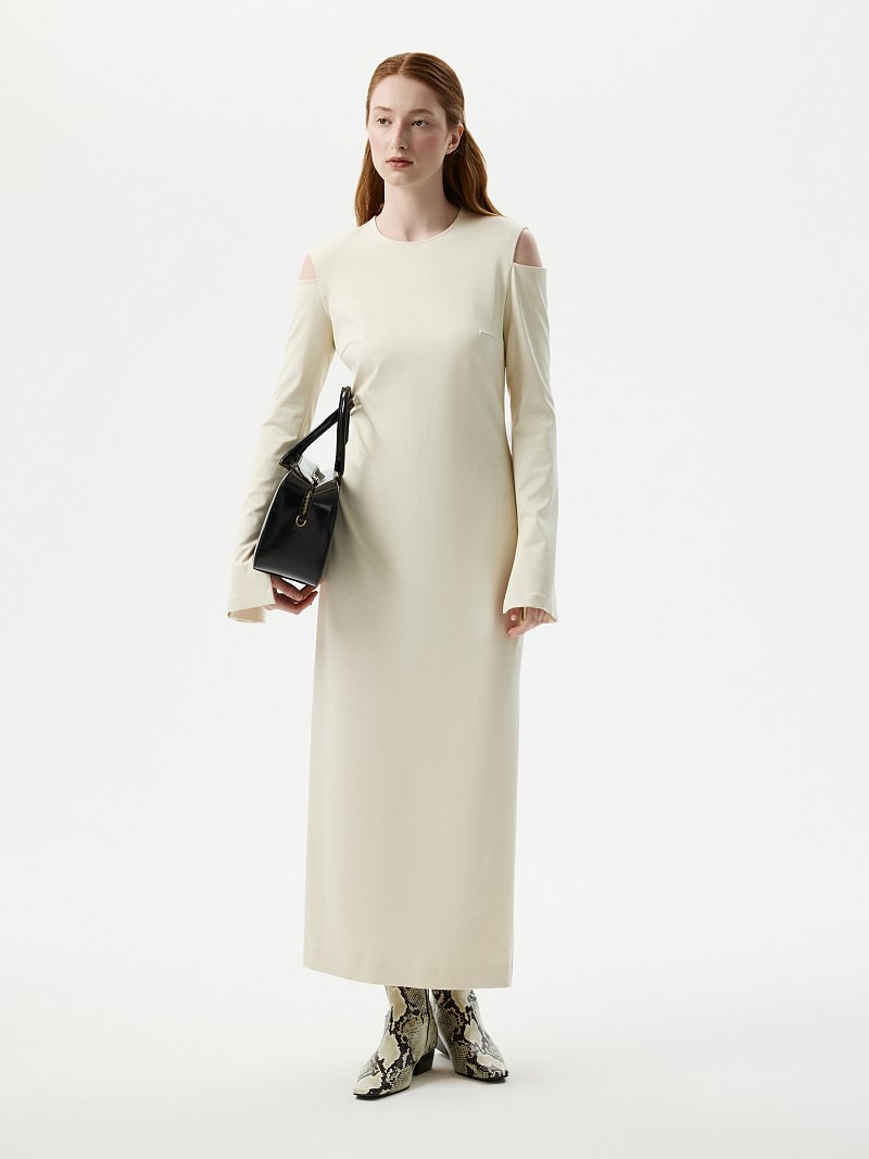 Трикотажное платье с открытыми плечами