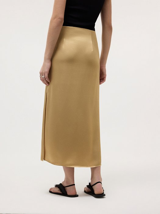 Атласная юбка с разрезом: фото №4