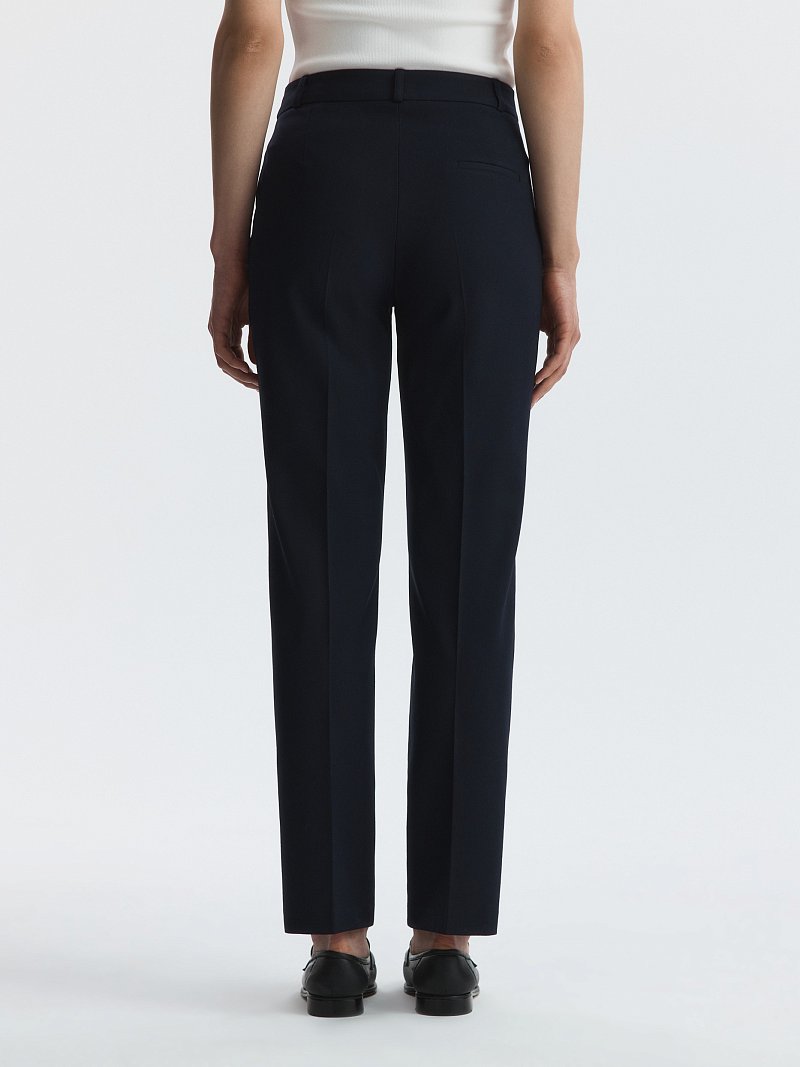 Брюки зауженного кроя