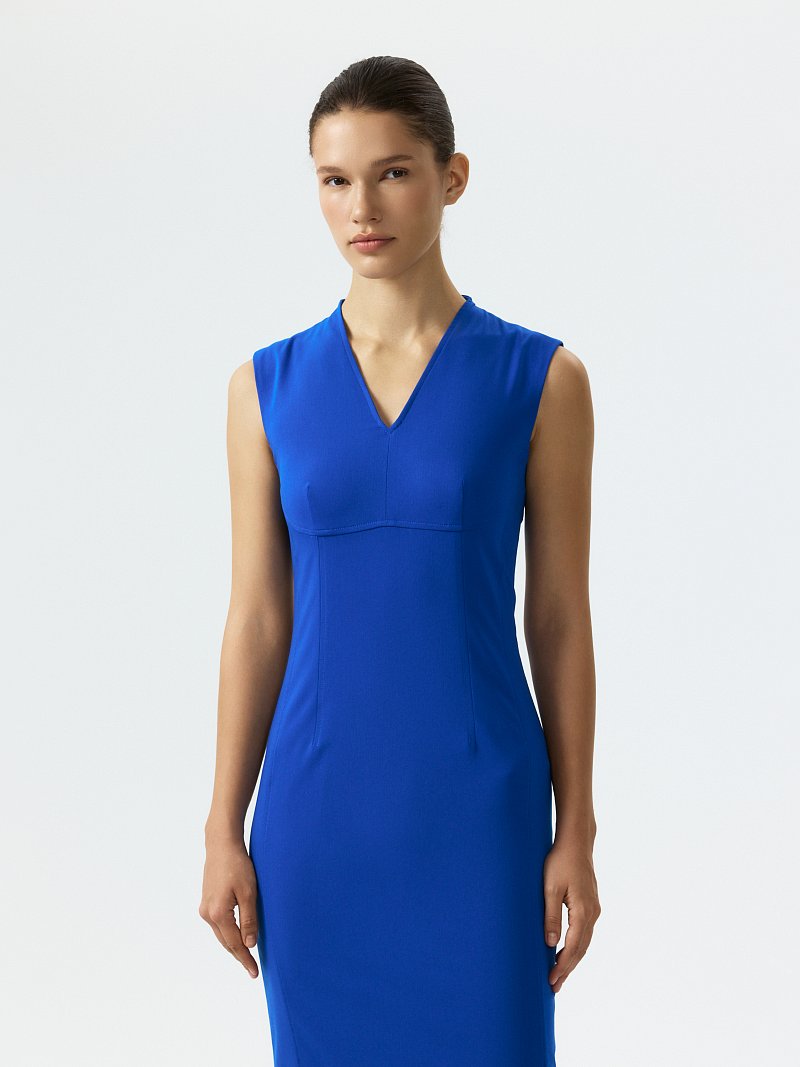 Платье-футляр с акцентным лифом