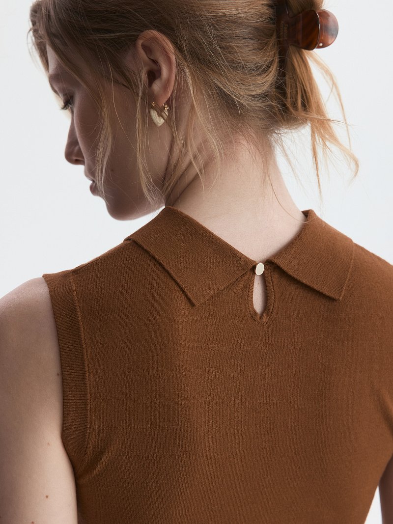 Топ с отложным воротником