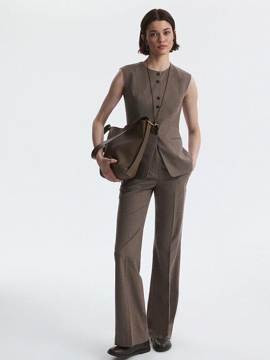 Приталенный костюмный жилет: фото №2