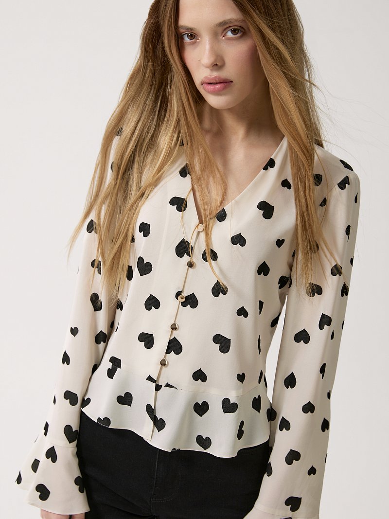 Блуза с сердечками