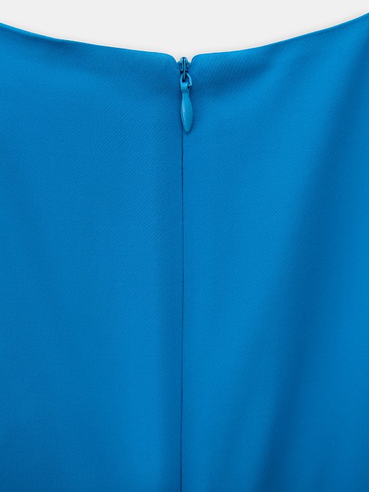 Приталенное платье с разрезом: фото №9