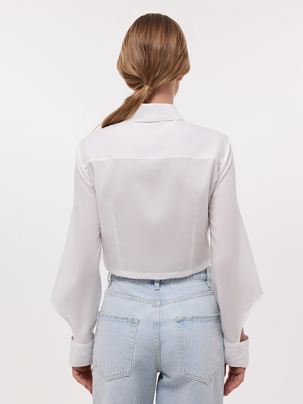 Укороченная рубашка с вырезами