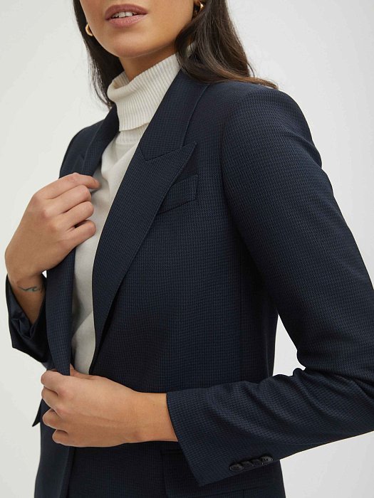 Удлиненный жакет с узором: фото №4