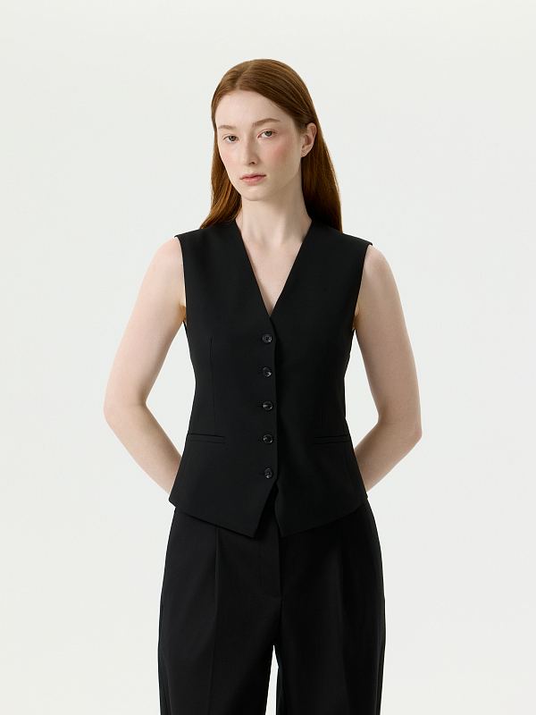 Костюмный жилет