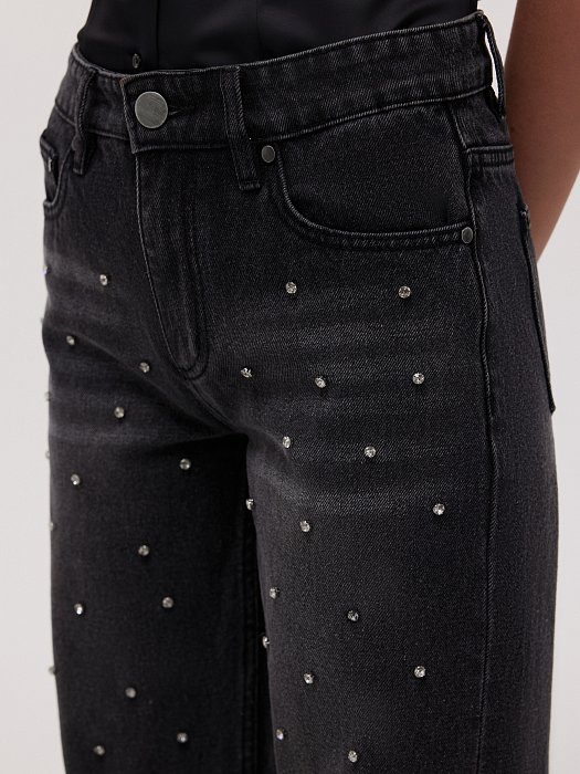 Прямые джинсы со стразами: фото №3