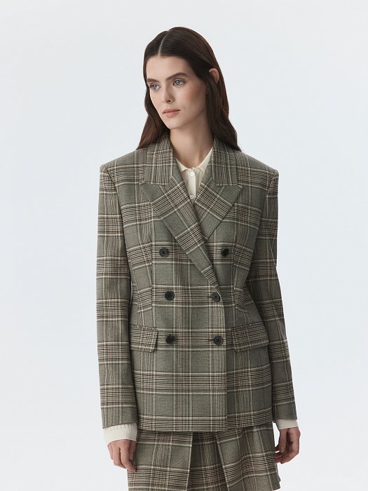 Двубортный жакет в клетку: фото №3