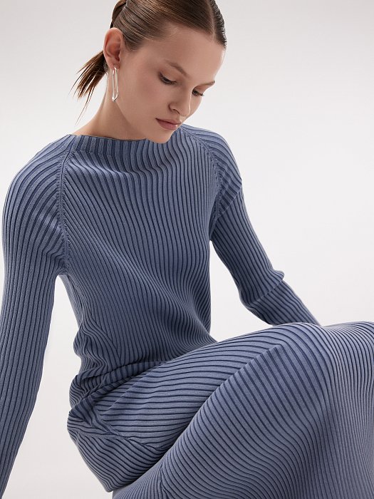 Вязаное платье из хлопка в рубчик: фото №3