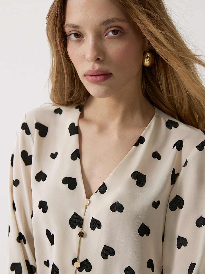 Блуза с сердечками