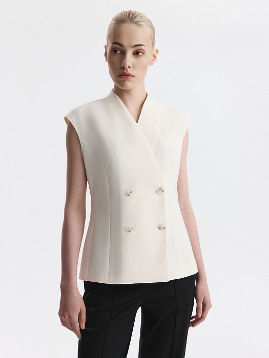 Приталенный жилет со стойкой: фото №3