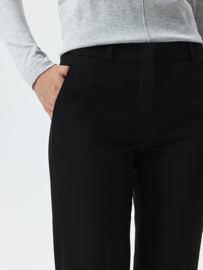 Брюки зауженного кроя